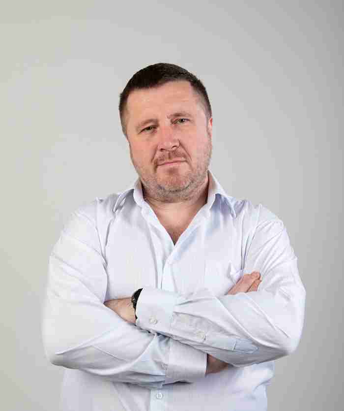 Олександр - голова компанії